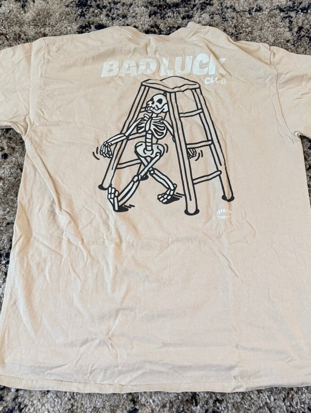 Chomp Bad Luck Club Skeleton Ladder Tee L Tan